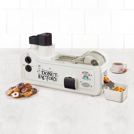 There’s a Mini Donut Factory That’ll Let You Feed Fresh Mini Donuts Directly To Your Mouth