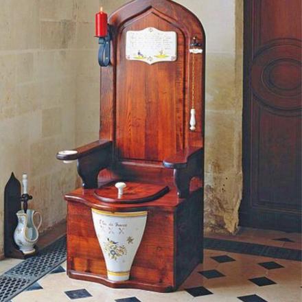 You Can Get a King’s Throne Toilet, and Yes It Play Music When You Open The Lid