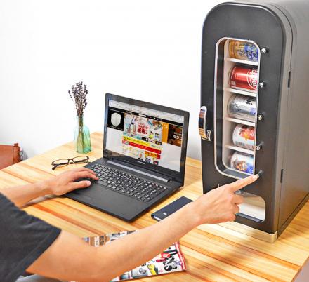 There’s Now a Mini Vending Machine You Can Get For Your Desk